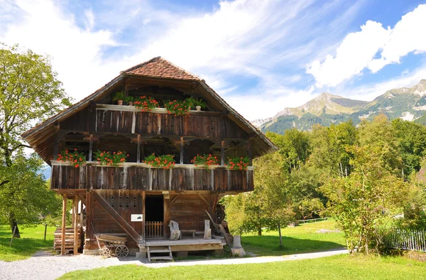 Mennyibe kerül egy alpesi luxusház Svájcban? Mennyibe kerül egy alpesi luxusház Svájcban?