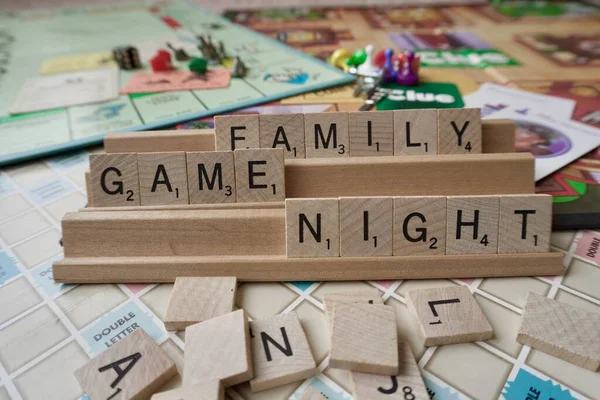 Mennyibe kerül egy ünnepi tematikájú társasjáték est?