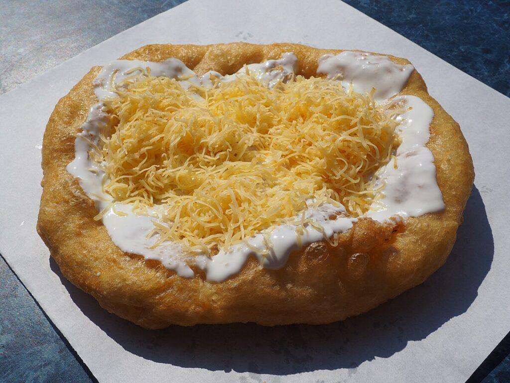 Mennyibe kerül egy adag házi lángos?