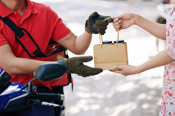 Mennyit keres egy Wolt futár?