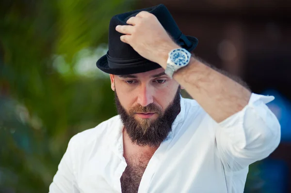 Mennyibe kerül egy ceremóniamester?